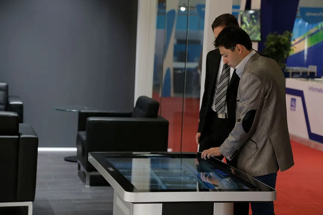 اجاره میز لمسی